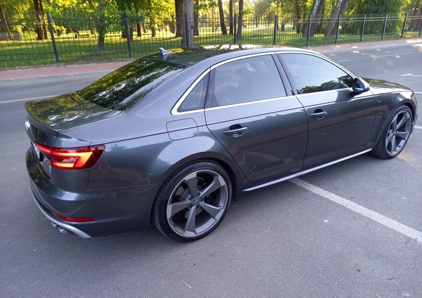 Audi S4 cena 132000 przebieg: 136000, rok produkcji 2018 z Ząbki małe 529